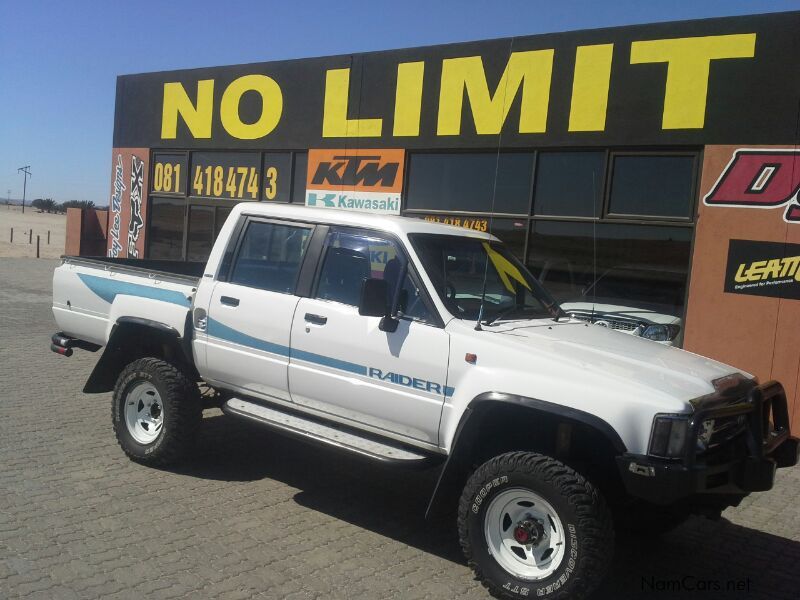 Toyota HILUX 2.4 /4X4/d-c in Namibia