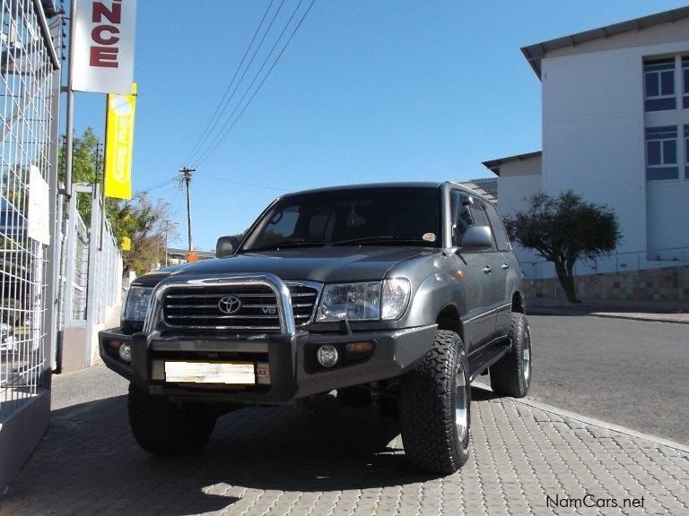 Toyota LAND CRUISER 100 VX V8 in Namibia