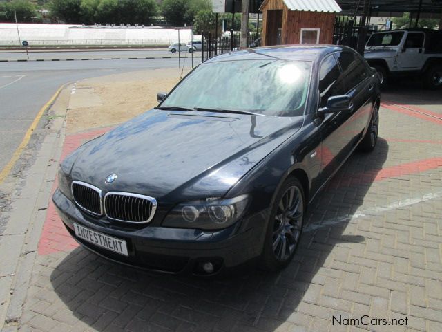 BMW 750 in Namibia