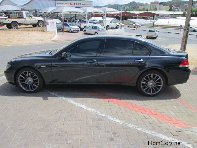 BMW 750 in Namibia