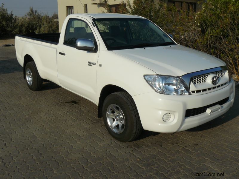 Toyota HILUX VVTI 2LITER in Namibia