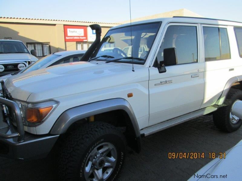 Toyota Land Cruiser 76 Series 4500 EFI in Namibia