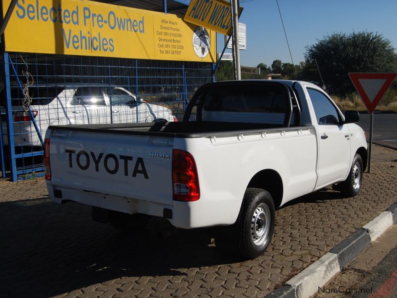 Toyota Hilux 2000 VVTi in Namibia