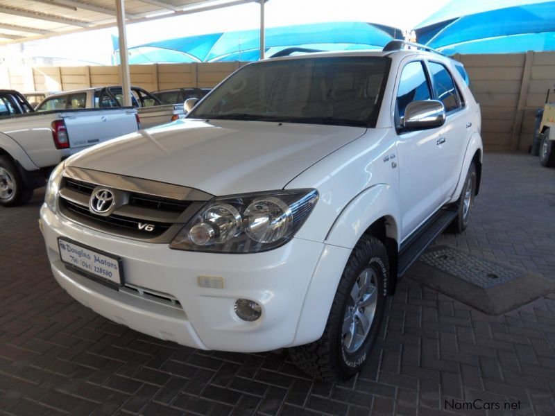 Toyota Fortuner 4.0 V6 A/T in Namibia