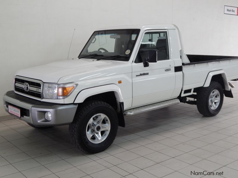Toyota Land Cruiser Pick Up in Namibia