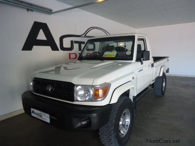 Toyota Land Cruiser V6 P/Up S/Cab in Namibia
