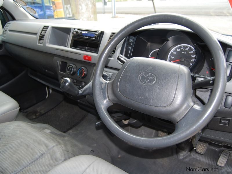 Toyota Quantum 2.7 VVTi 14 Seater in Namibia