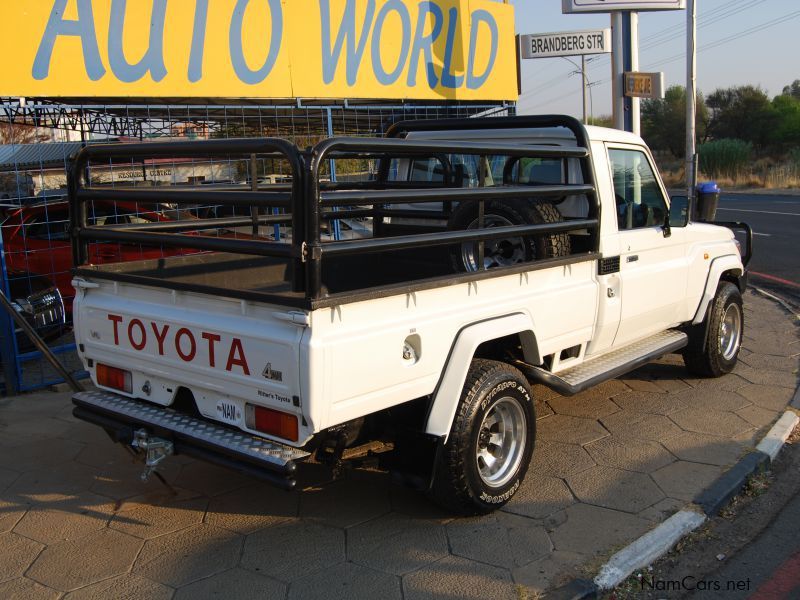 Toyota Landcruiser 40 V6 P/UP in Namibia