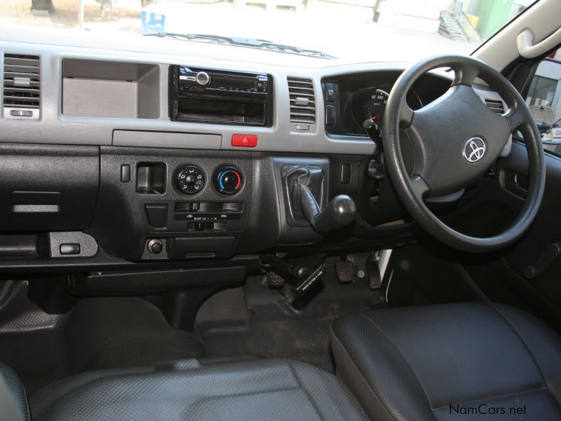 Toyota Quantum 2.7 sesfikile 15 seater in Namibia