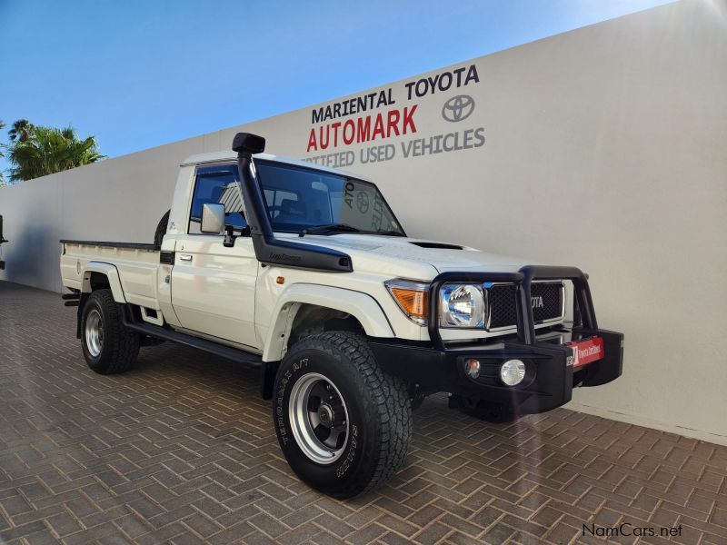 Toyota Land Cruiser SC 4.5 Diesel V8 70TH Edition in Namibia