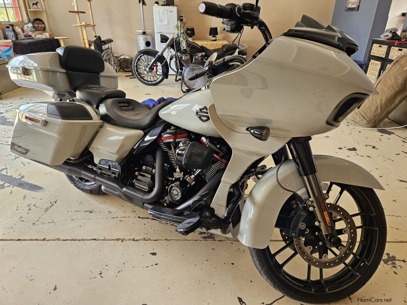 Harley-Davidson Road Glide 117 CVO in Namibia
