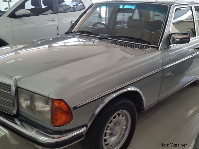 Mercedes-Benz 280E A/T in Namibia