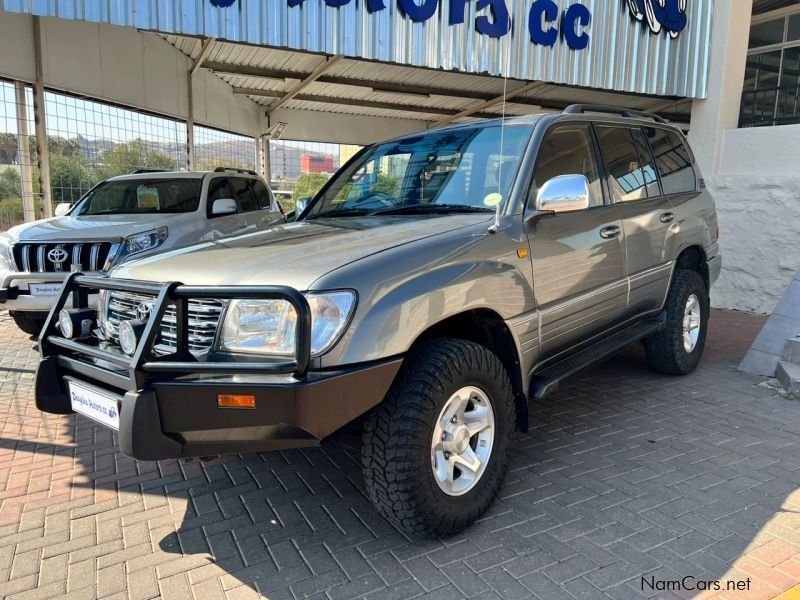 Toyota Land Cruiser 100 VX V8 in Namibia