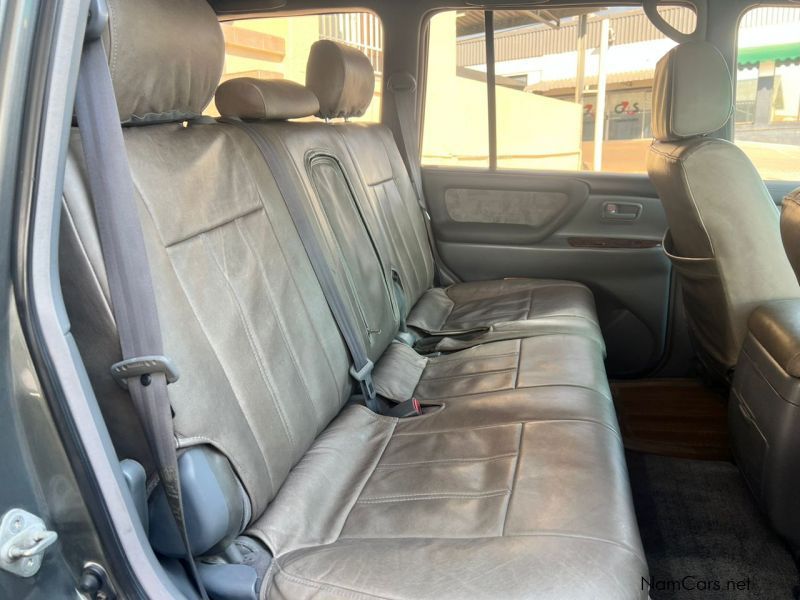 Toyota Land Cruiser 100 VX V8 in Namibia
