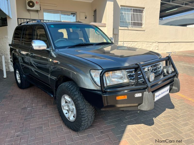 Toyota Land Cruiser 100 VX V8 in Namibia