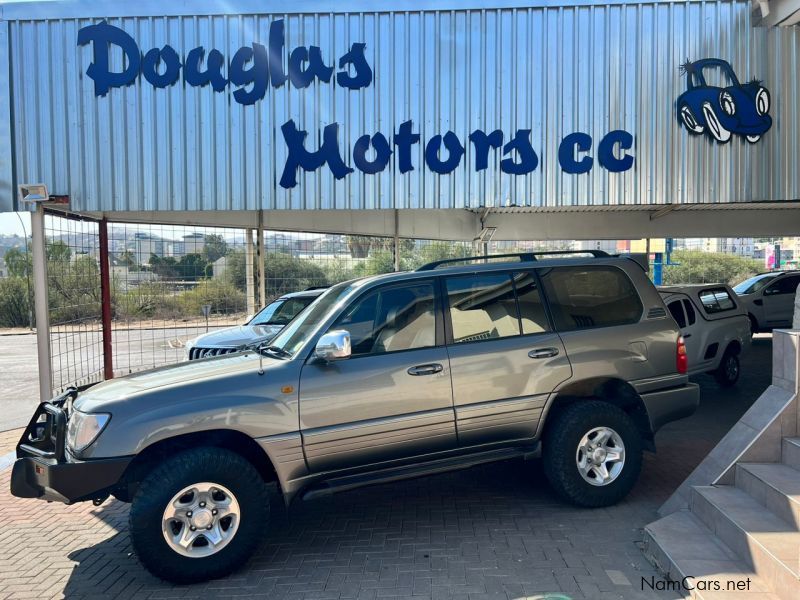 Toyota Land Cruiser 100 VX V8 in Namibia