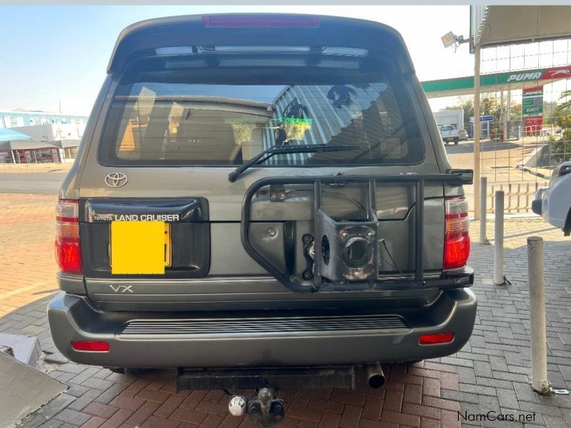 Toyota Land Cruiser 100 VX V8 in Namibia