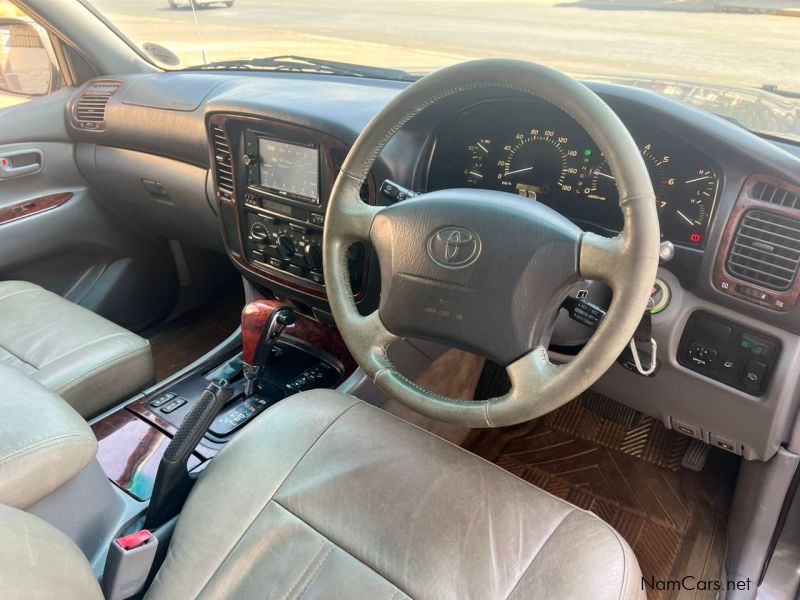 Toyota Land Cruiser 100 VX V8 in Namibia