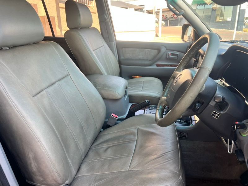 Toyota Land Cruiser 100 VX V8 in Namibia
