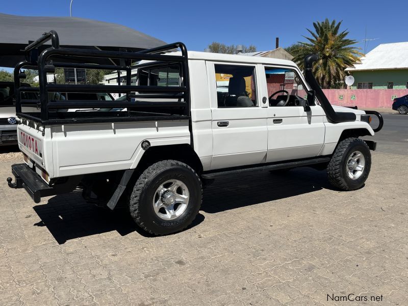 Toyota Land Cruiser 4.5 PETROL in Namibia