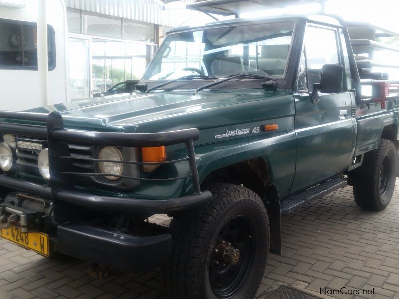 Toyota Land Cruiser 4.5 EFI SC in Namibia