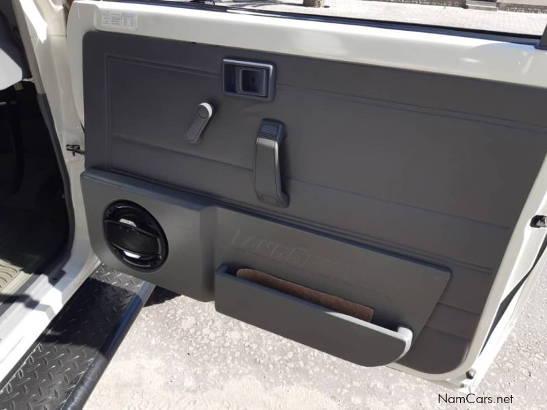 Toyota Land Cruiser 4.5 EFi in Namibia