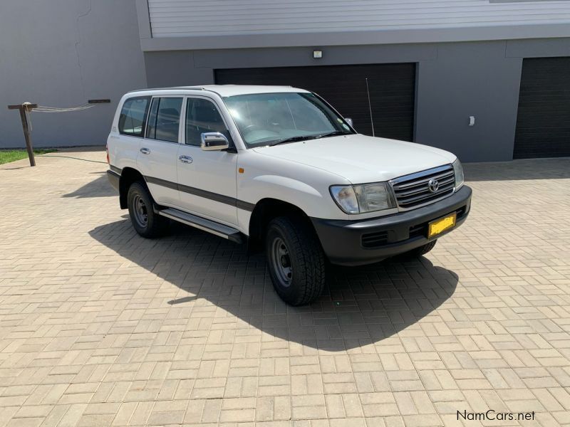 Toyota Land Cruiser 105 GX 4.5 EFI in Namibia