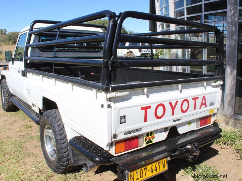 Toyota Cruiser 4.5 EFI in Namibia