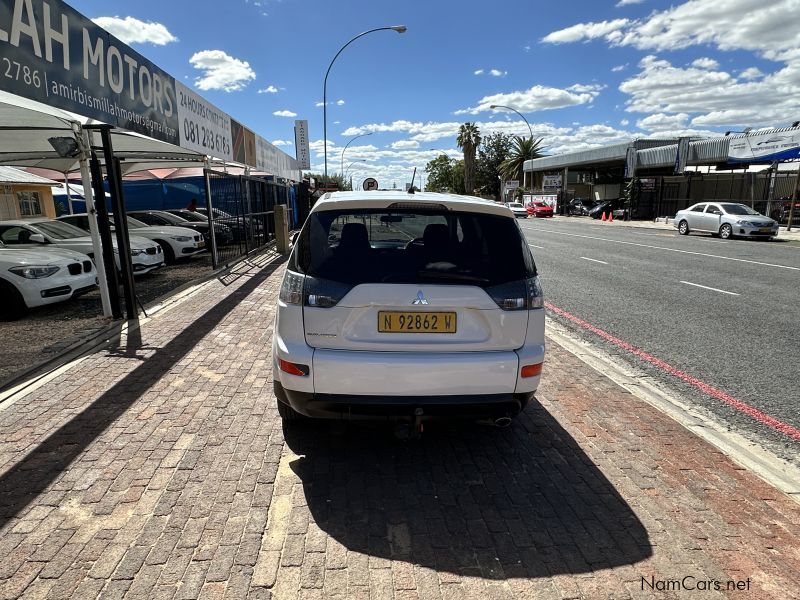 Mitsubishi OUTLANDER in Namibia