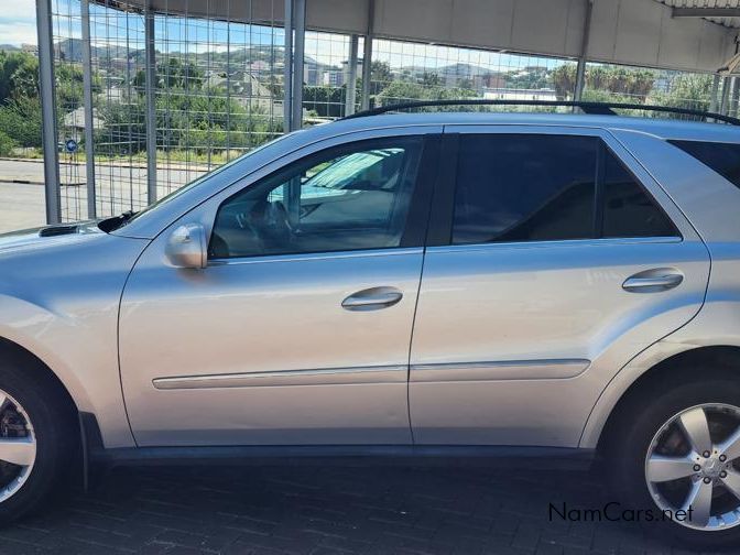 Mercedes-Benz ML500 in Namibia