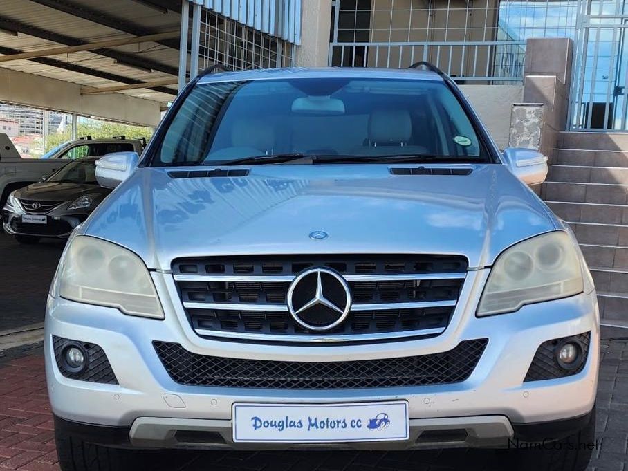 Mercedes-Benz ML500 in Namibia