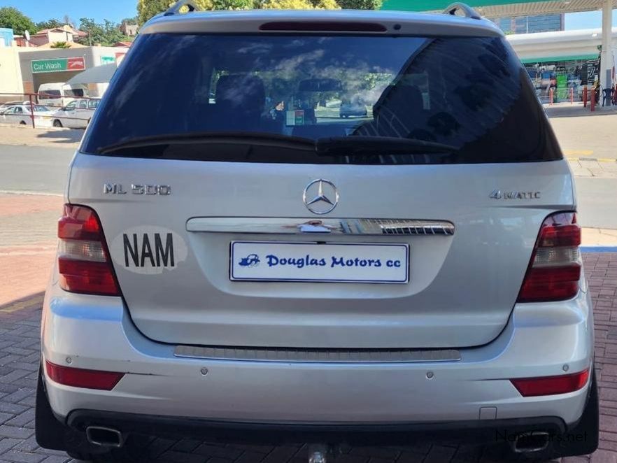 Mercedes-Benz ML500 in Namibia