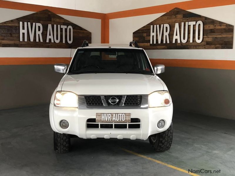 Nissan NP300 2.4l Petrol 4x4 HIRIDER in Namibia