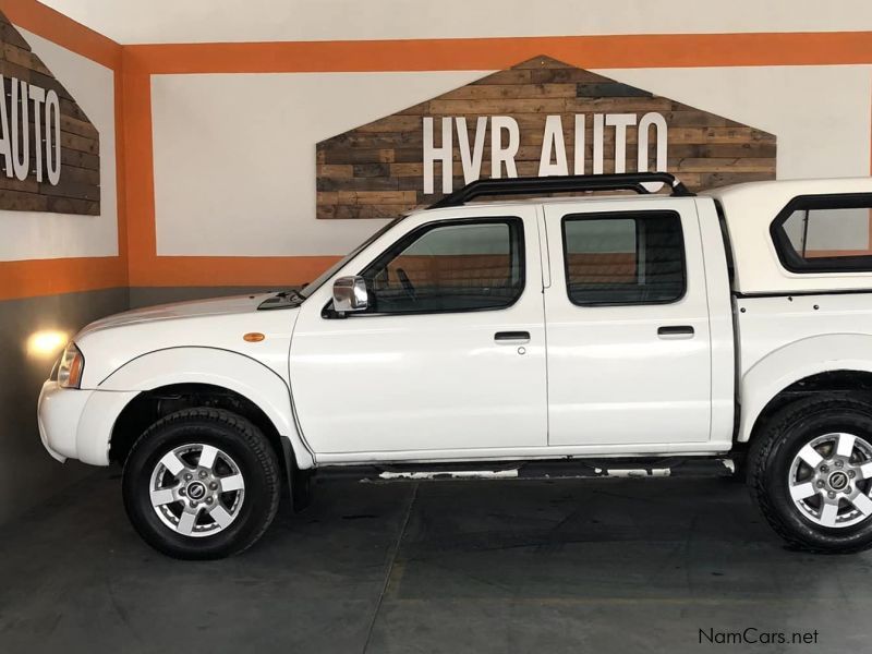 Nissan NP300 2.4l Petrol 4x4 HIRIDER in Namibia