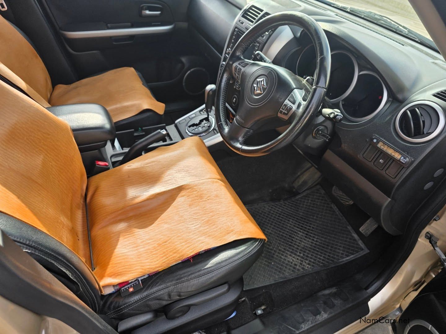 Suzuki GRAND VITARA 2.4 A/T 4X4 //NO DEPOSIT// in Namibia