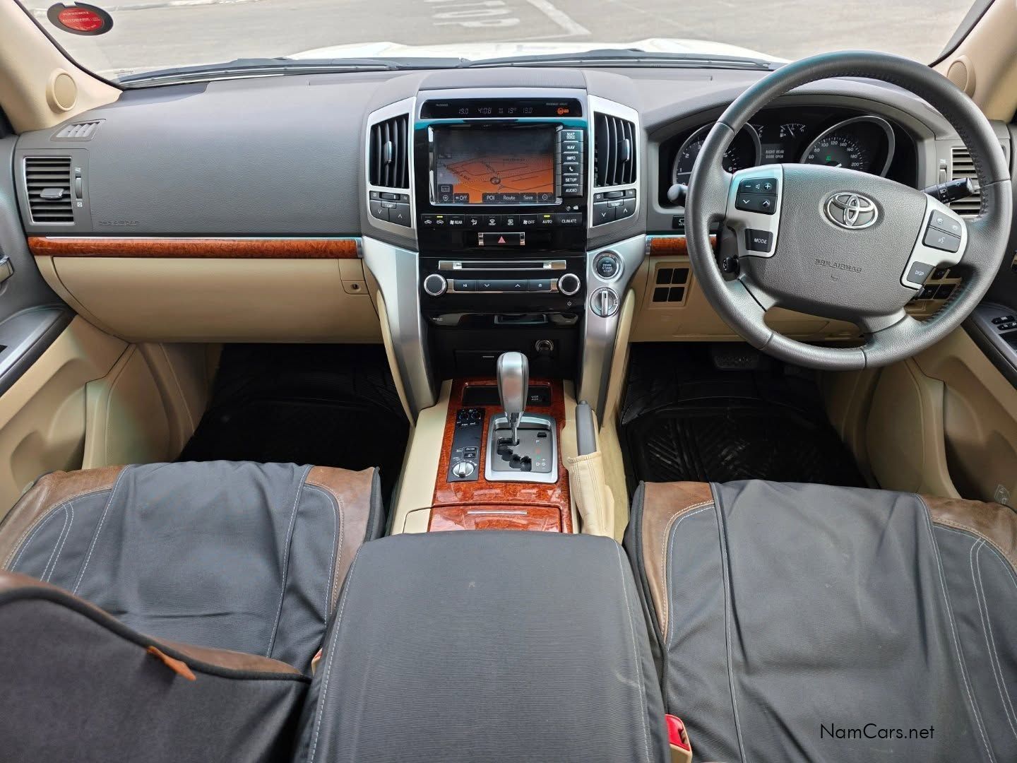 Toyota LAND CRUISER 200 VX V8 4.6 A/T 4X4 //FINANCE AVAILABLE// in Namibia