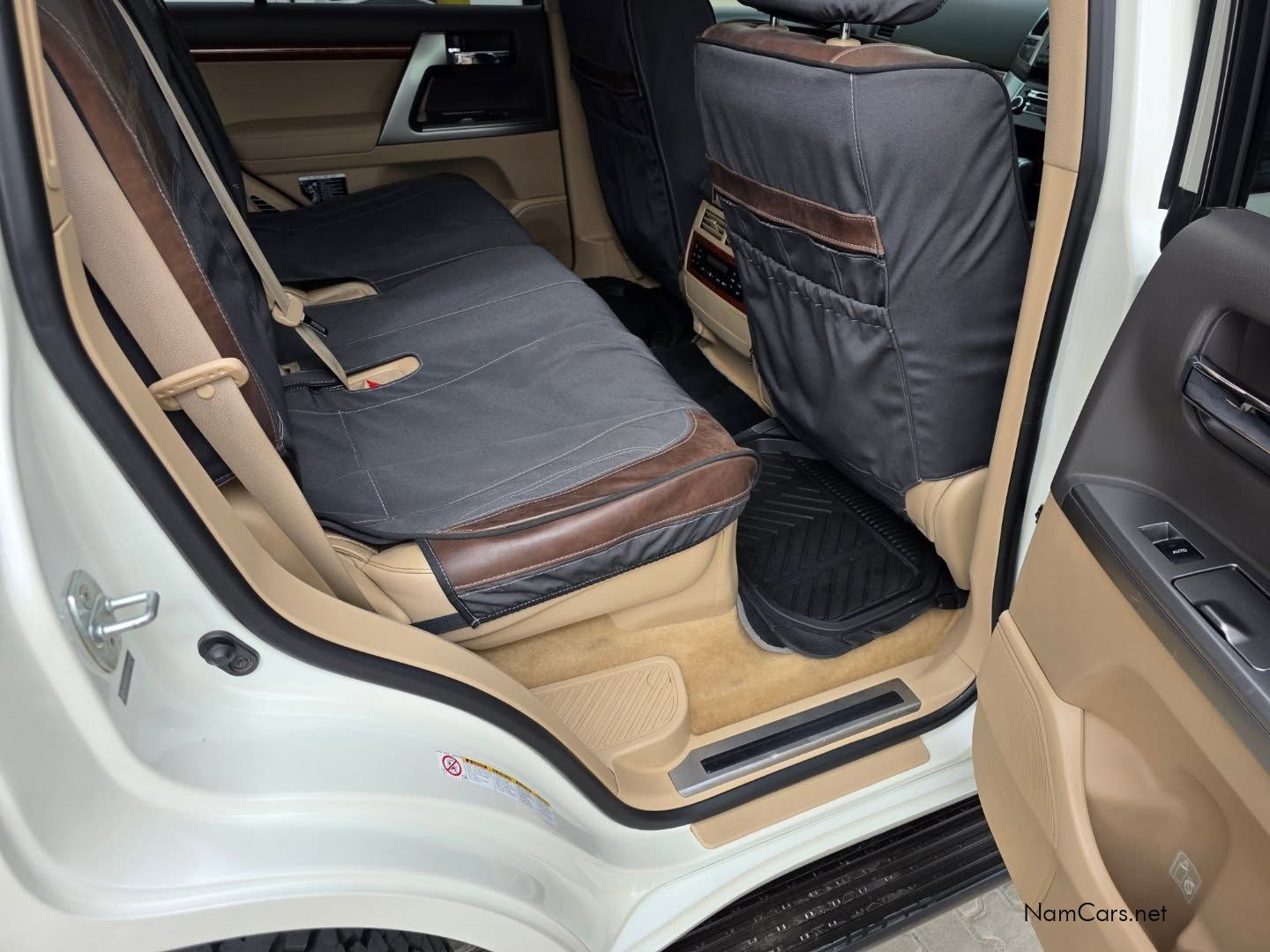 Toyota LAND CRUISER 200 VX V8 4.6 A/T 4X4 //FINANCE AVAILABLE// in Namibia