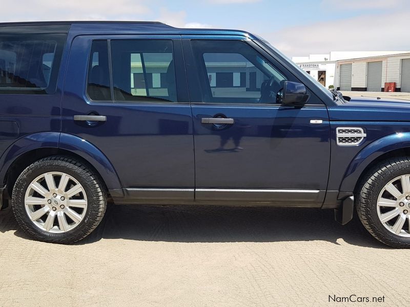 Land Rover Discovery 4   3.0TD  SDV6 SE in Namibia