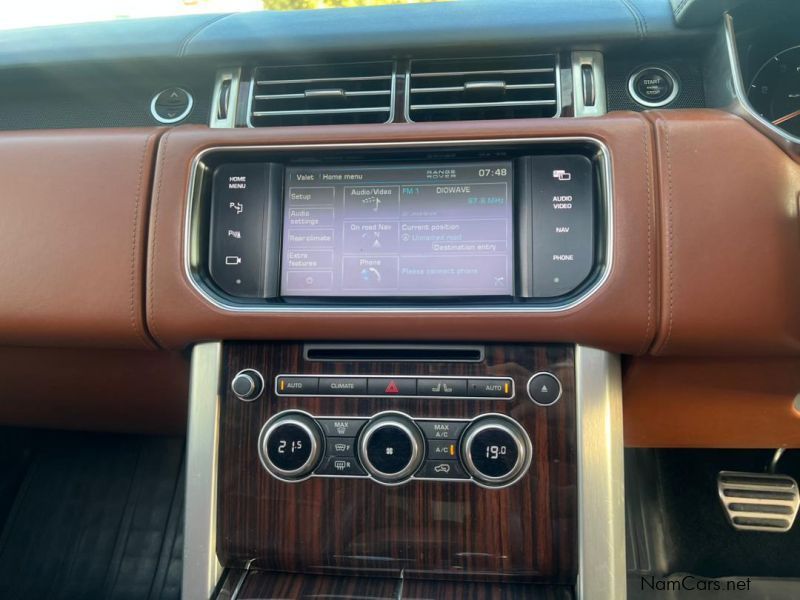 Land Rover Range Rover 5.0 V8 in Namibia