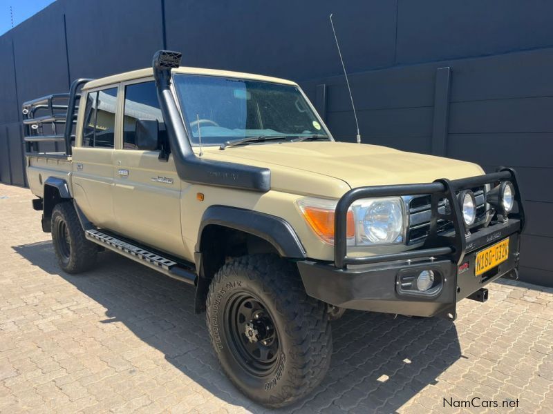 Toyota LAND CRUISER V6 DC 2013 in Namibia