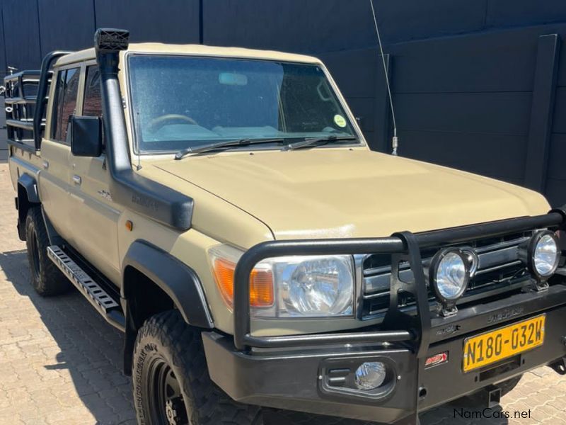 Toyota LAND CRUISER V6 DC 2013 in Namibia