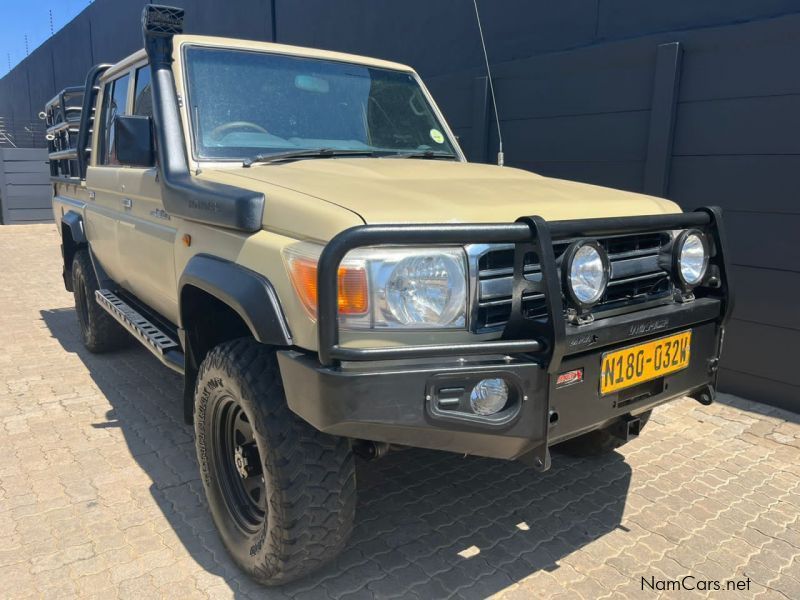 Toyota LAND CRUISER V6 DC 2013 in Namibia