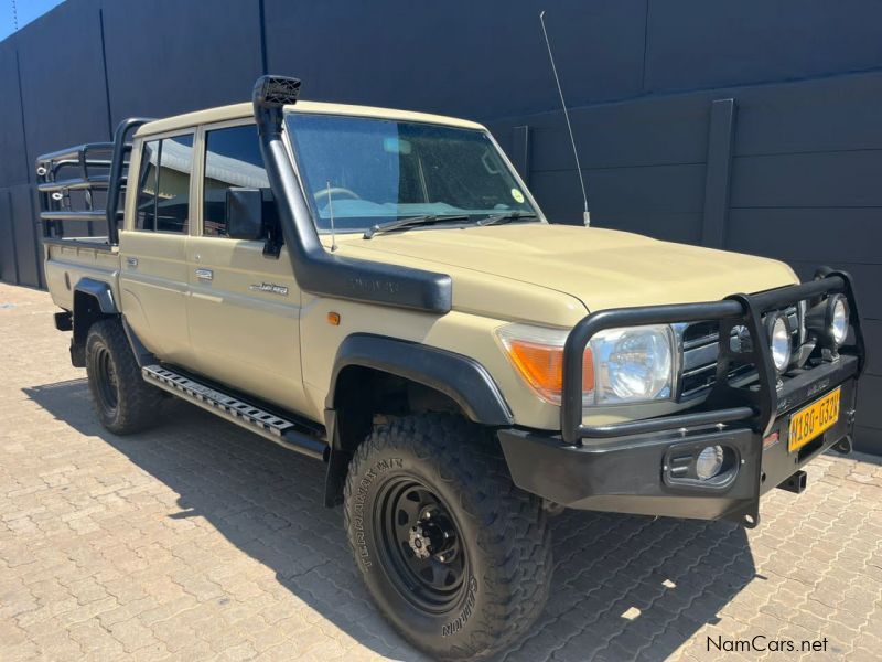 Toyota LAND CRUISER V6 DC 2013 in Namibia