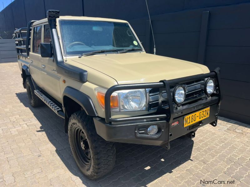 Toyota LAND CRUISER V6 DC 2013 in Namibia