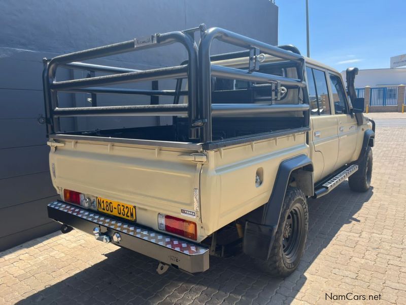 Toyota LAND CRUISER V6 DC 2013 in Namibia