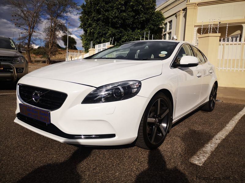 Volvo V40 T4 Powershift (Re-build) in Namibia