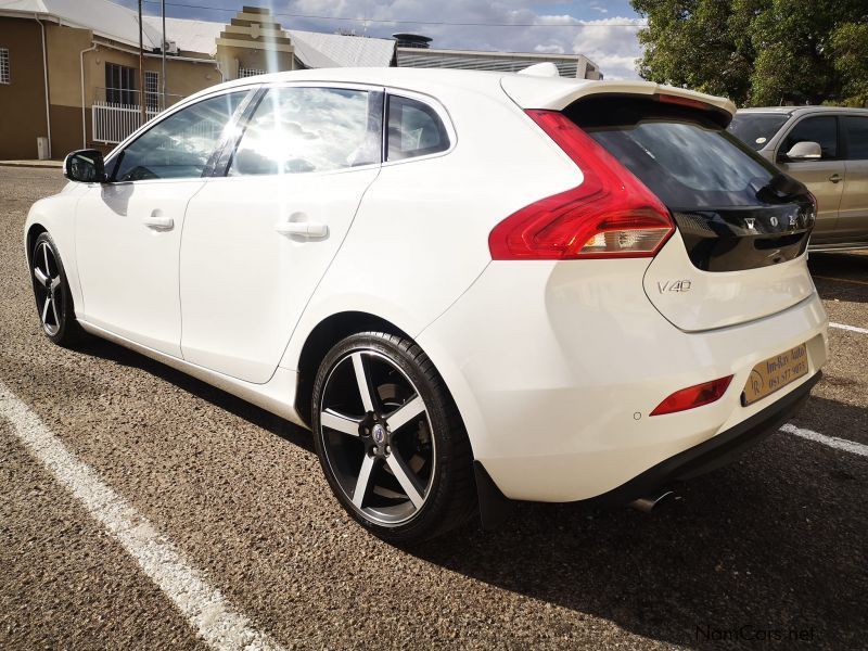 Volvo V40 T4 Powershift (Re-build) in Namibia