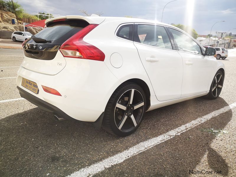 Volvo V40 T4 Powershift (Re-build) in Namibia