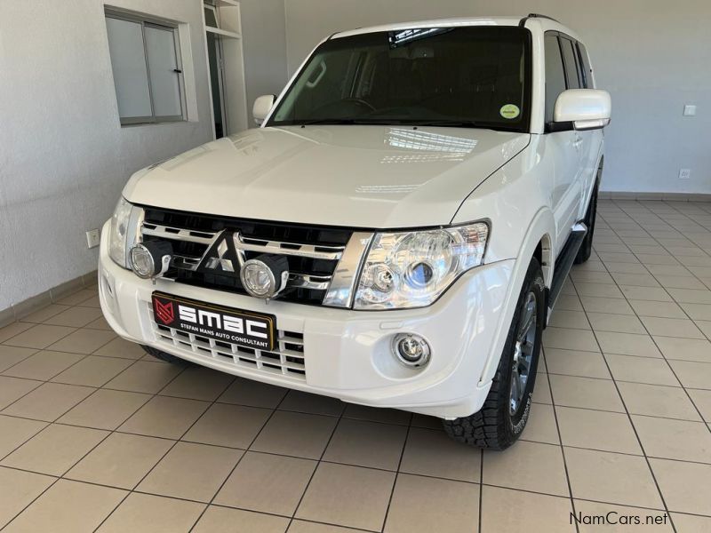 Mitsubishi Pajero 3.2 DID LWB in Namibia