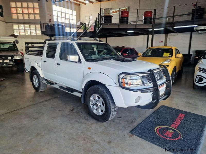 Nissan NISSAN NP300 2.5 4X4 D/C in Namibia